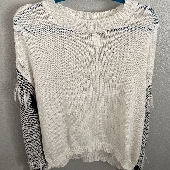 Sweater - Picture 2 of 4